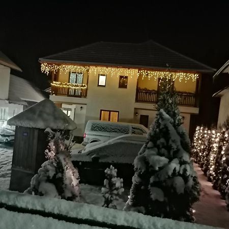 Casa Bunicii Hotel Majszin Kültér fotó