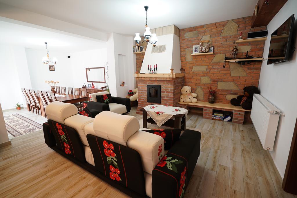 Casa Bunicii Hotel Majszin Kültér fotó
