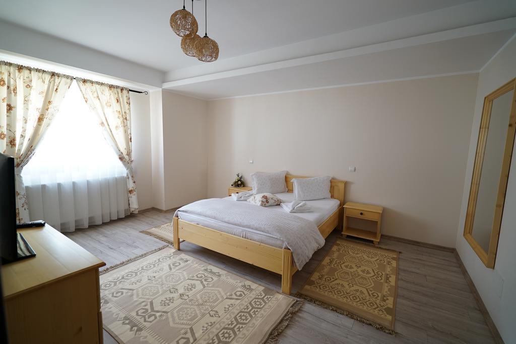 Casa Bunicii Hotel Majszin Kültér fotó